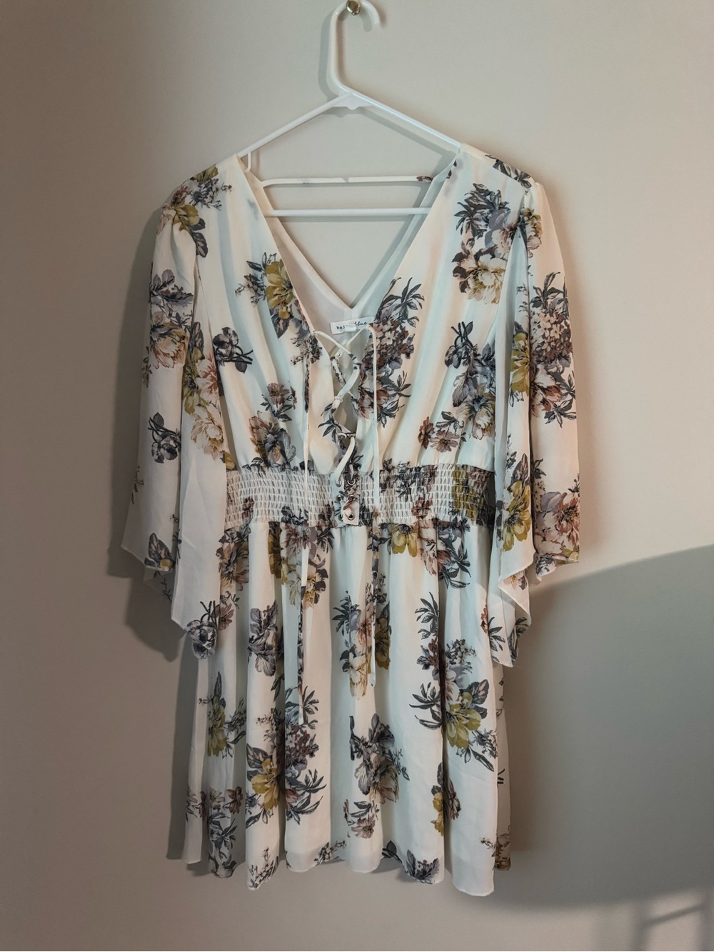 bailey blue White Floral Lace-Up Mini Dress